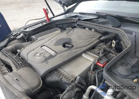 2015 Mercedes-Benz C 300 4Matic/Luxury 4Matic/Sport 4Matic z USA, uszkodzony, nr VIN 55SWF4KB1FU009166